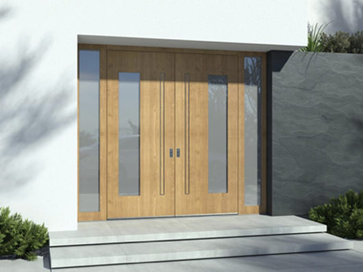 Holztür und graue Fassade
